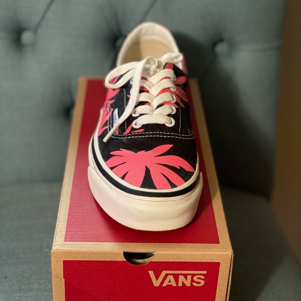 Pair of Vans Authentic Sneakers Women’s 9